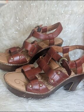 Brown Leather Strappy Platform Heels with Buckle